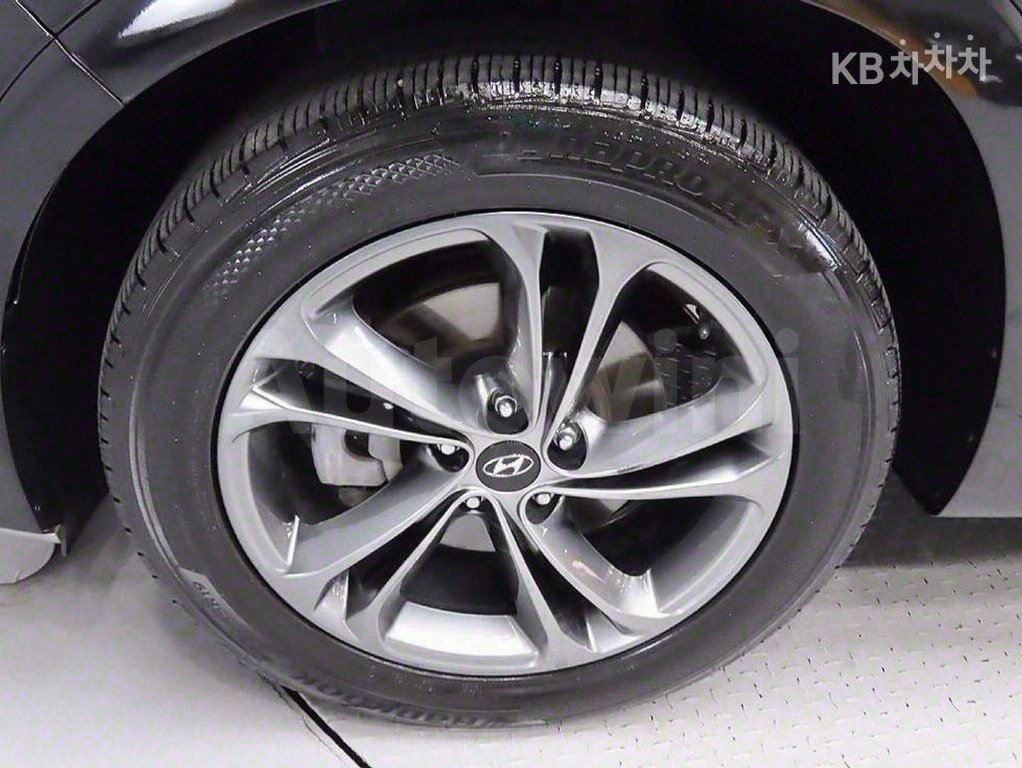 2020 Hyundai Santa Fe  FWD